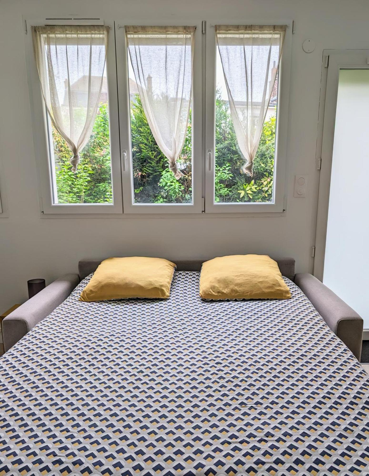 Stockholm- Studio Serenite Avec Jardin Charleville-Mézières Εξωτερικό φωτογραφία