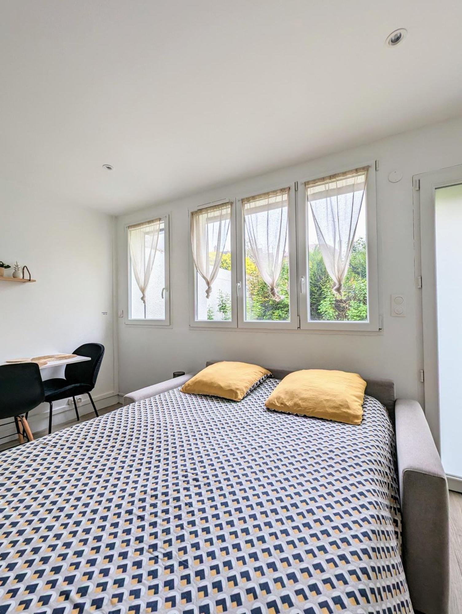 Stockholm- Studio Serenite Avec Jardin Charleville-Mézières Εξωτερικό φωτογραφία