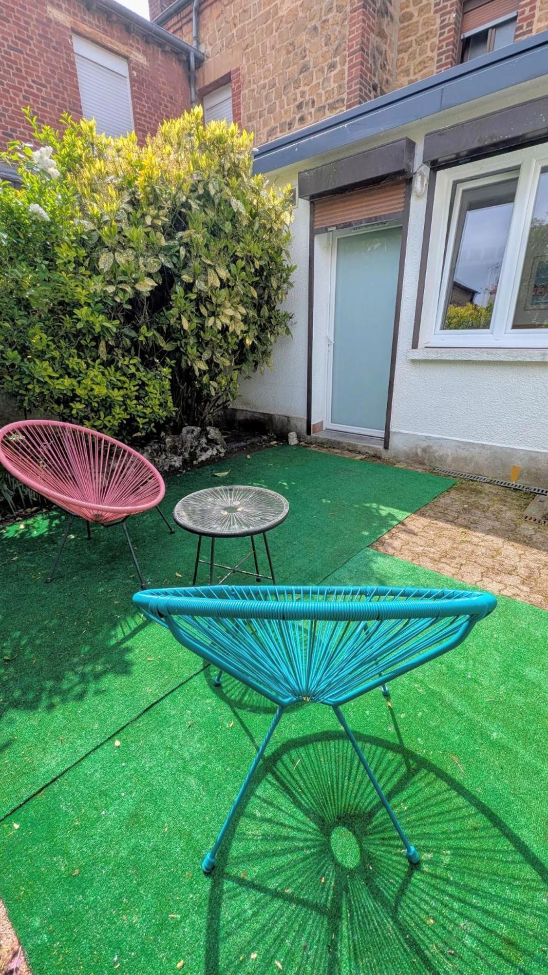 Stockholm- Studio Serenite Avec Jardin Charleville-Mézières Εξωτερικό φωτογραφία